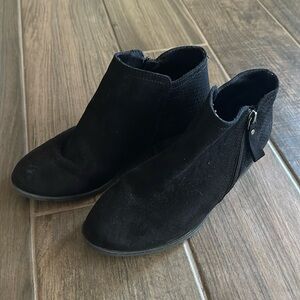 Arizona Jean Co Women’s Black Suede Ankle Boots Size 7